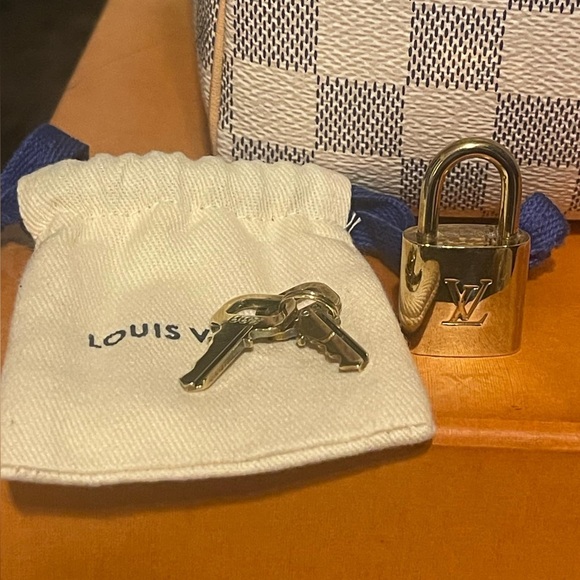 Louis Vuitton Bandolier Azure - Picture 5 of 7